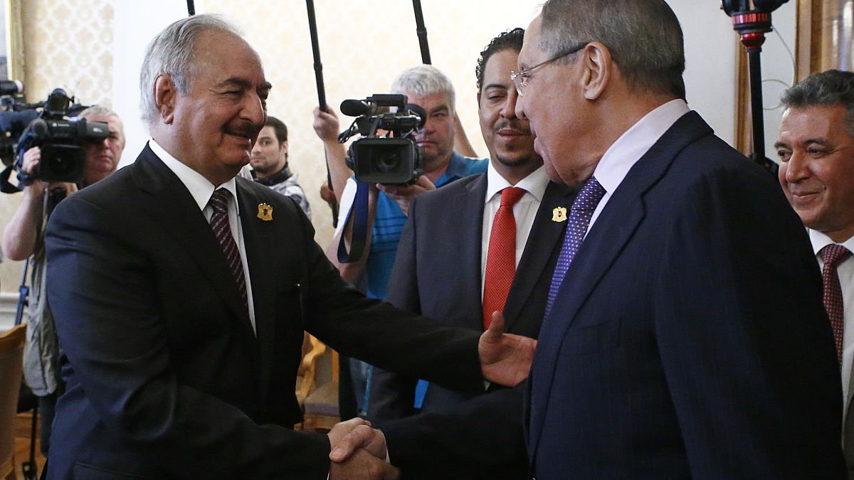حفتر يدعو روسيا للعب دور في محادثات السلام الليبية
