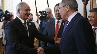 حفتر يدعو روسيا للعب دور في محادثات السلام الليبية