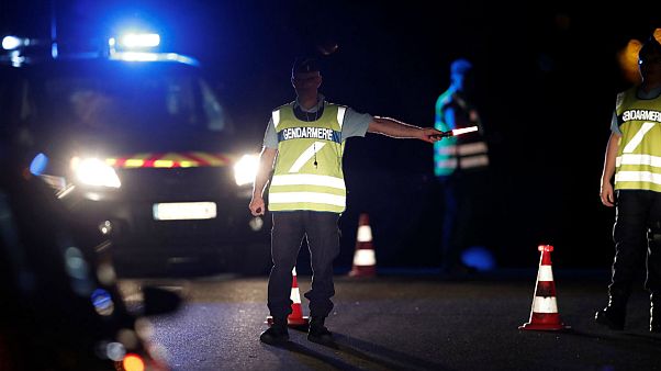 Auto rast in Pizzeria: Mädchen (13) getötet, mehrere Verletzte Auto rast in Pizzeria: Mädchen (13) getötet, mehrere Verletzte