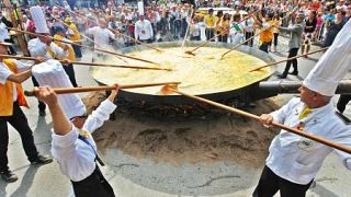 Belgio: l'omelette gigante del 15 agosto