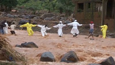 Εκατοντάδες νεκροί και αγνοούμενοι στη Σιέρα Λεόνε