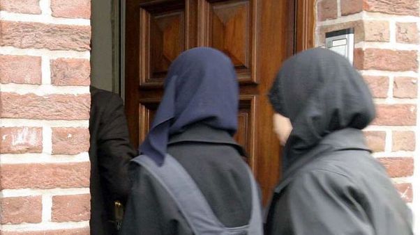 مسلمة أمريكية تفوز في معركتها ضد شرطة كاليفورنيا مسلمة أمريكية تفوز في معركتها ضد شرطة كاليفورنيا