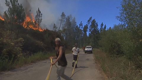 Thousands of firefighters battle central Portugal wildfires