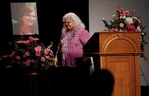 Charlottesville rinde tributo a la joven atropellada por un supremacista en EEUU