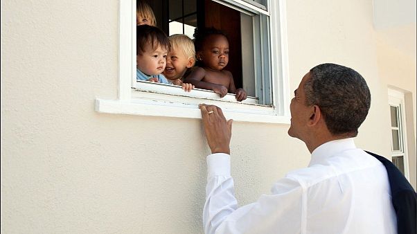 Obama'nın paylaşımı, Twitter tarihinin en beğenilen mesajı oldu Obama'nın paylaşımı, Twitter tarihinin en beğenilen mesajı oldu