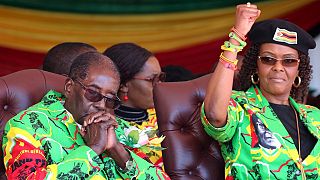 SA police issue 'red alert' for Mrs Mugabe amid diplomatic exit talks