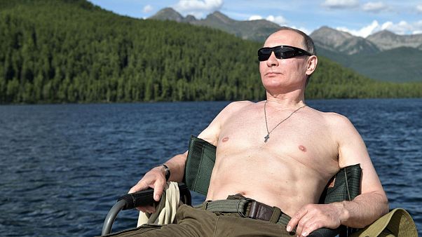 Putin'in üstsüz fotoğrafları sosyal medyanın yeni fenomeni Putin'in üstsüz fotoğrafları sosyal medyanın yeni fenomeni