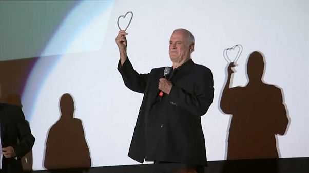 Le "Coeur de Sarajevo" pour John Cleese Le "Coeur de Sarajevo" pour John Cleese