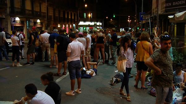 Βαρκελώνη: Κύμα αλληλεγγύης μετά το τρομοκρατικό χτύπημα Βαρκελώνη: Κύμα αλληλεγγύης μετά το τρομοκρατικό χτύπημα
