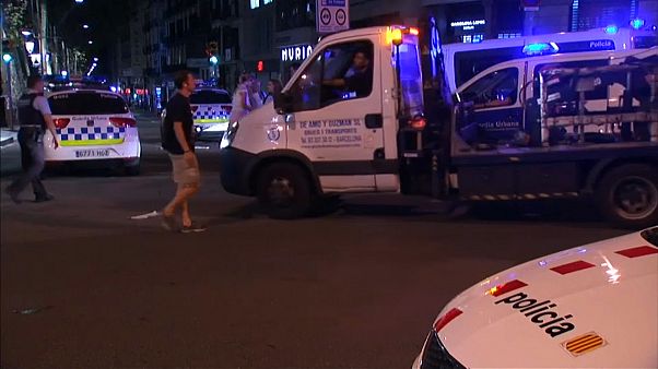 Barselona Belediye Başkanı: 'Şehir halkı kenetlendi, kimseden korkmuyoruz' Barselona Belediye Başkanı: 'Şehir halkı kenetlendi, kimseden korkmuyoruz'
