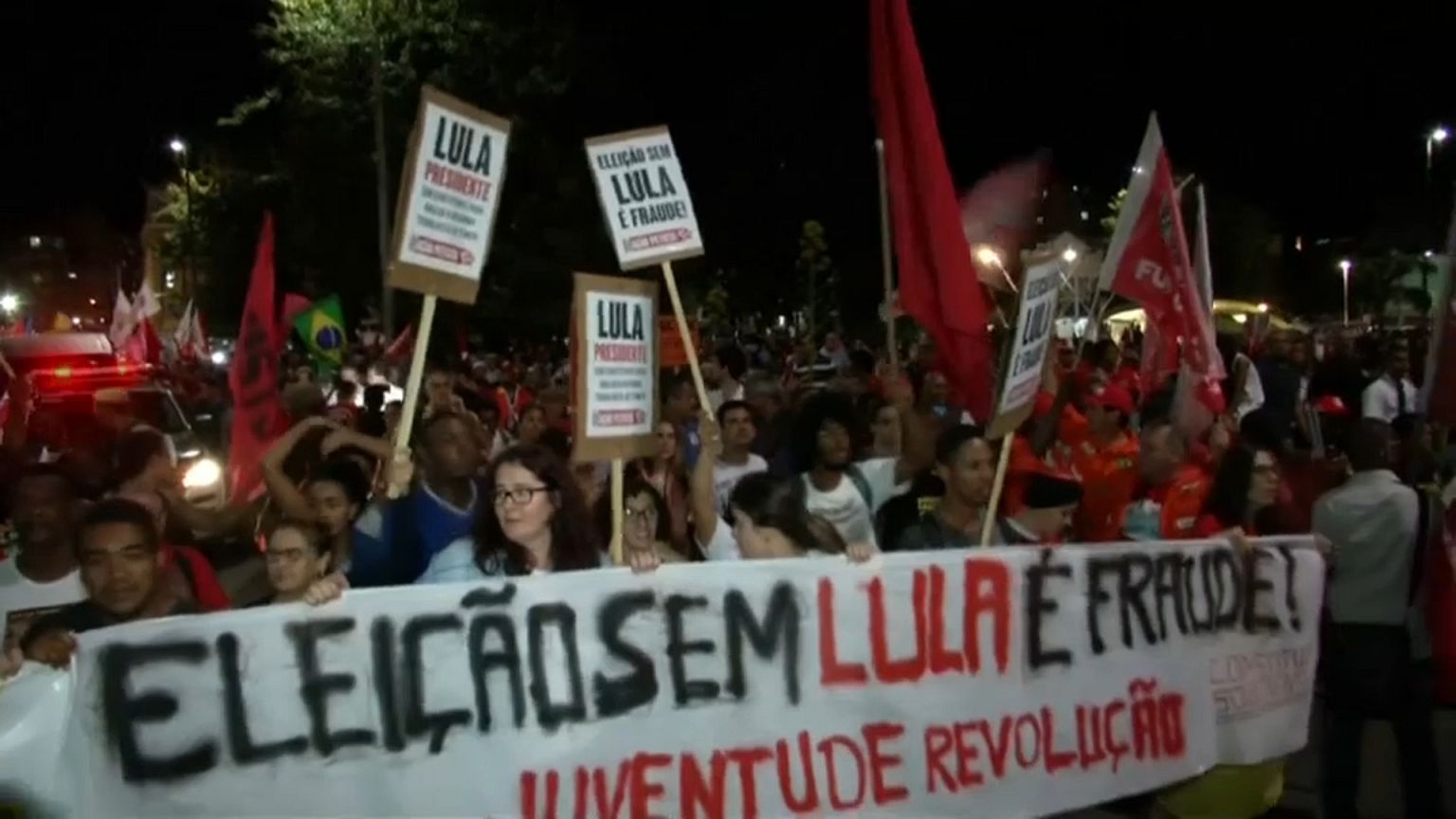 Wahlkampf trotz Gerichtsverhandlungen: Lula macht sich stark