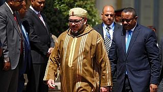 العاهل المغربي يقضي إجازته في الحسيمة تحرسه الزوارق الملكية