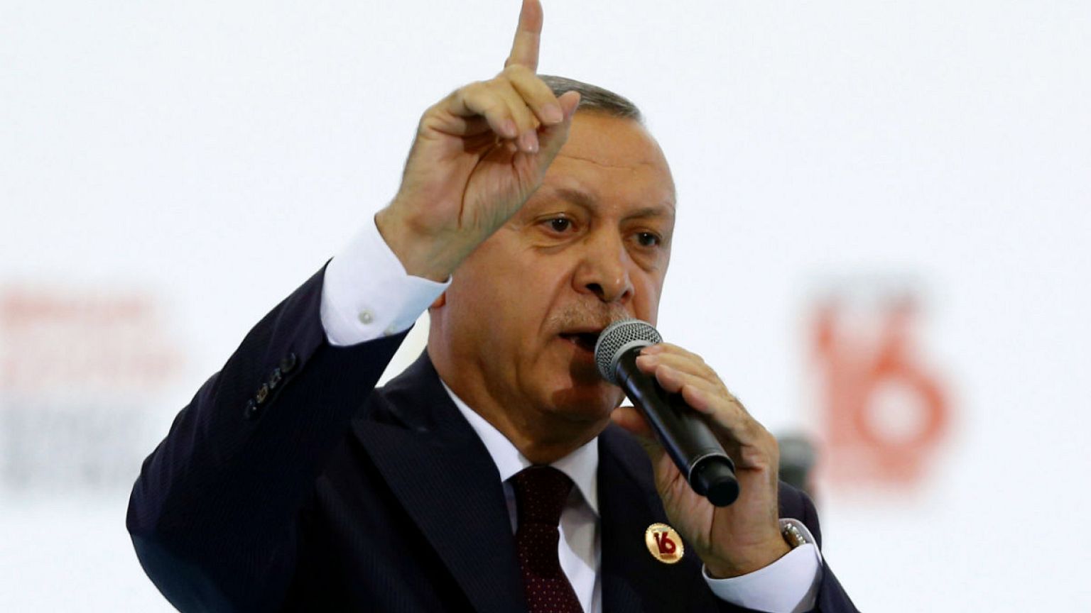 Erdoğan: Merkel'in partisine oy vermeyin