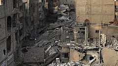 روسيا تكافئ ضابطا سوريا قاد عملية انزال مظلي ضد داعش