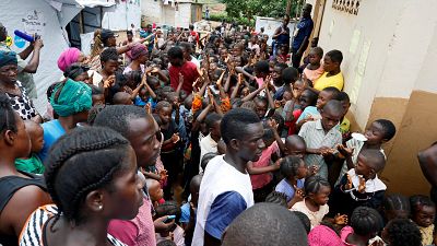 Serra Leoa organiza ajuda aos sobreviventes do deslizamento de terras na capital