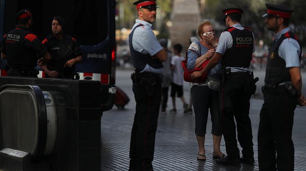 «Χτενίζουν» την Ισπανία για τους τρομοκράτες της Βαρκελώνης «Χτενίζουν» την Ισπανία για τους τρομοκράτες της Βαρκελώνης