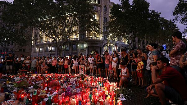 Ελλάδα: Δεν επηρεάζεται ο τουρισμός από τα χτυπήματα στη Βαρκελώνη Ελλάδα: Δεν επηρεάζεται ο τουρισμός από τα χτυπήματα στη Βαρκελώνη