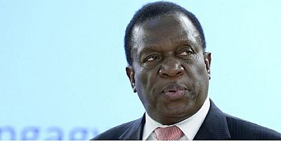 Zimbabwe : le vice-président de retour de l'Afrique du Sud après des soins médicaux
