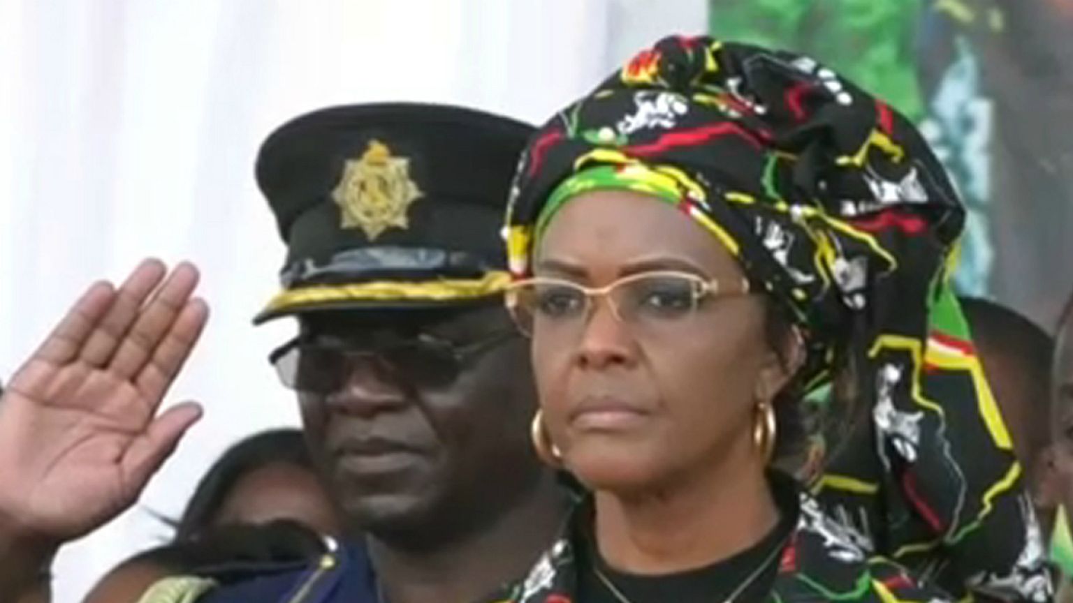 Botrány: hazatérhetett Mugabe verekedő felesége
