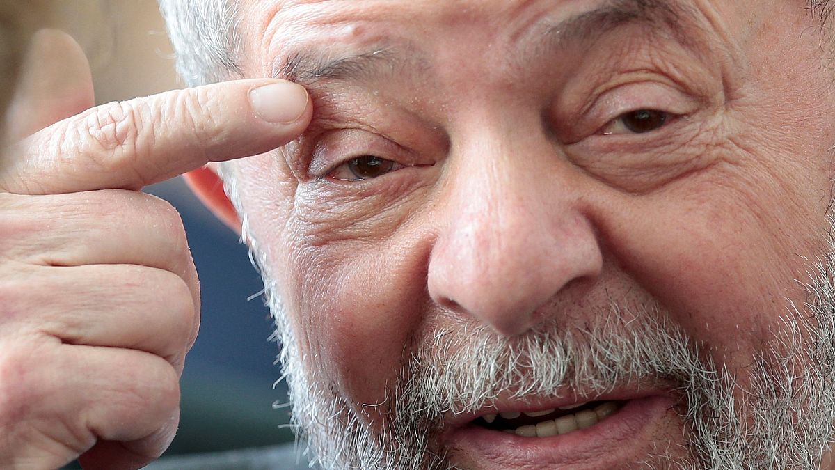 Lula siyasete geri dönüyor