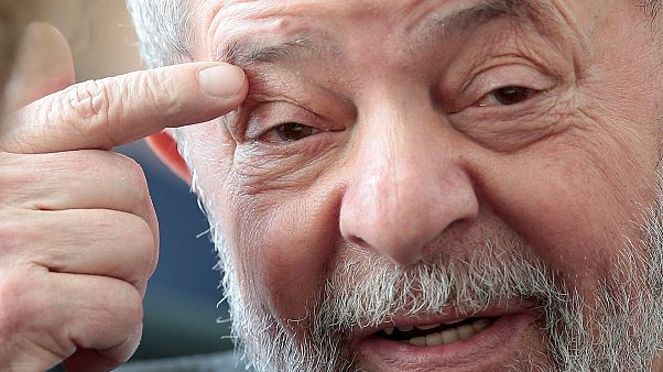 Lula siyasete geri dönüyor Lula siyasete geri dönüyor