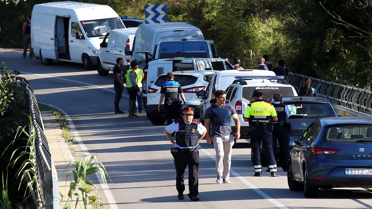 سه مظنون حملات تروریستی اسپانیا در بازداشت می مانند