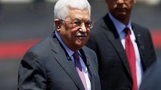 الرئيس عباس يرسل أدوية لفينزويلا ويمنعها عن أطفال غزة
