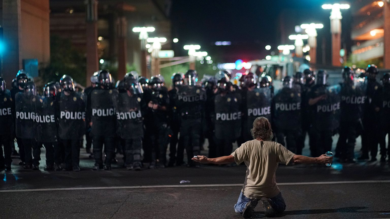 A Phoenix proteste contro Trump