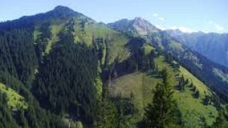 Bayerischer Wanderer stürzt in Tirol in den Tod