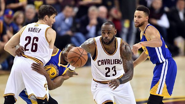 Kyrie Irving a Boston Celtics-hez megy Kyrie Irving a Boston Celtics-hez megy