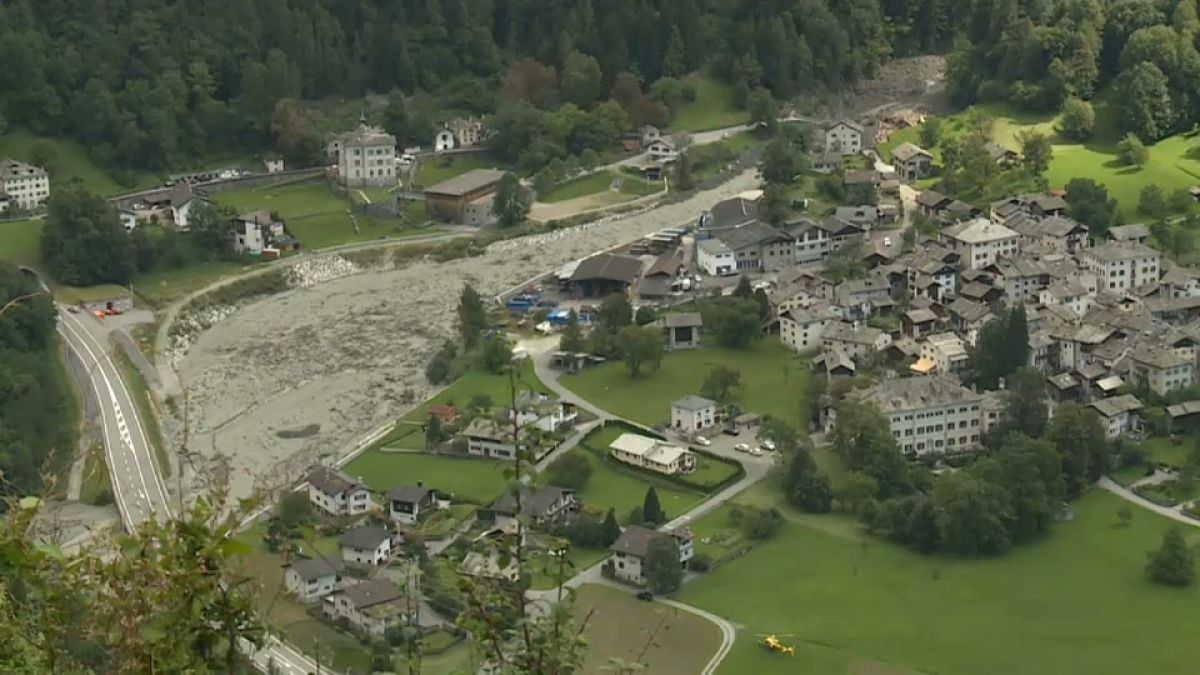 Al menos ocho desaparecidos por un alud en Suiza