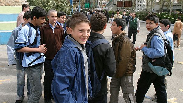 Rauchen und "hässliches Aussehen" verboten: Iran beschließt neue Regeln für Lehrer Rauchen und "hässliches Aussehen" verboten: Iran beschließt neue Regeln für Lehrer