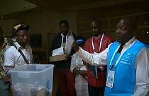 El partido gobernante de Angola clama victoria