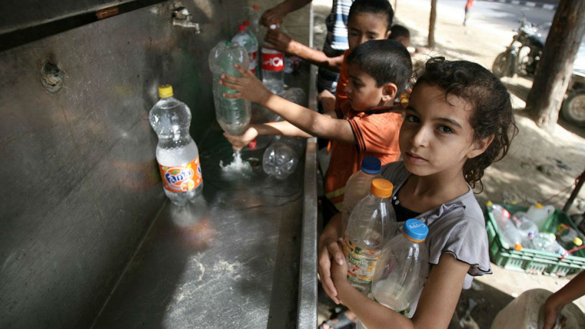 تقلص الكهرباء والمياه إلى الثلث في غزة مع موجة حر حارقة