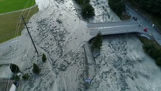 Svájci földcsuszamlás: még nyolc embert keresnek
