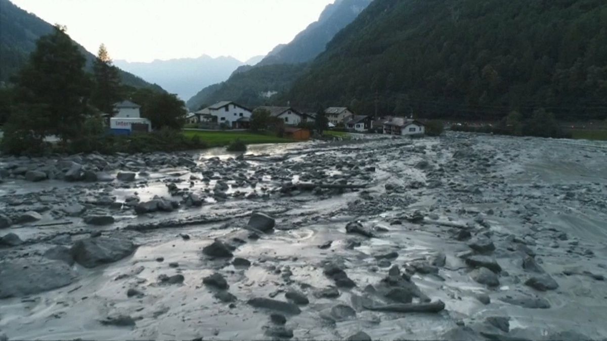 Suisse : huit randonneurs toujours recherchés après un glissement de terrain