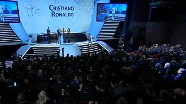 Cristiano Ronaldo erneut Europas Fußballer des Jahres Cristiano Ronaldo erneut Europas Fußballer des Jahres