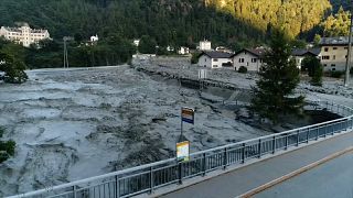 شاهد:  : انهيار ارضي ثان في سويسرا والبحث عن مفقودين