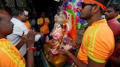 Indien feiert Gottheit Ganesha