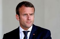 Emmanuel Macron gasta 26.000 euros de maquillaje en tres meses