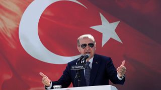 تركيا تمنح الجنسية للاجئين السوريين من حاملي الشهادات العليا