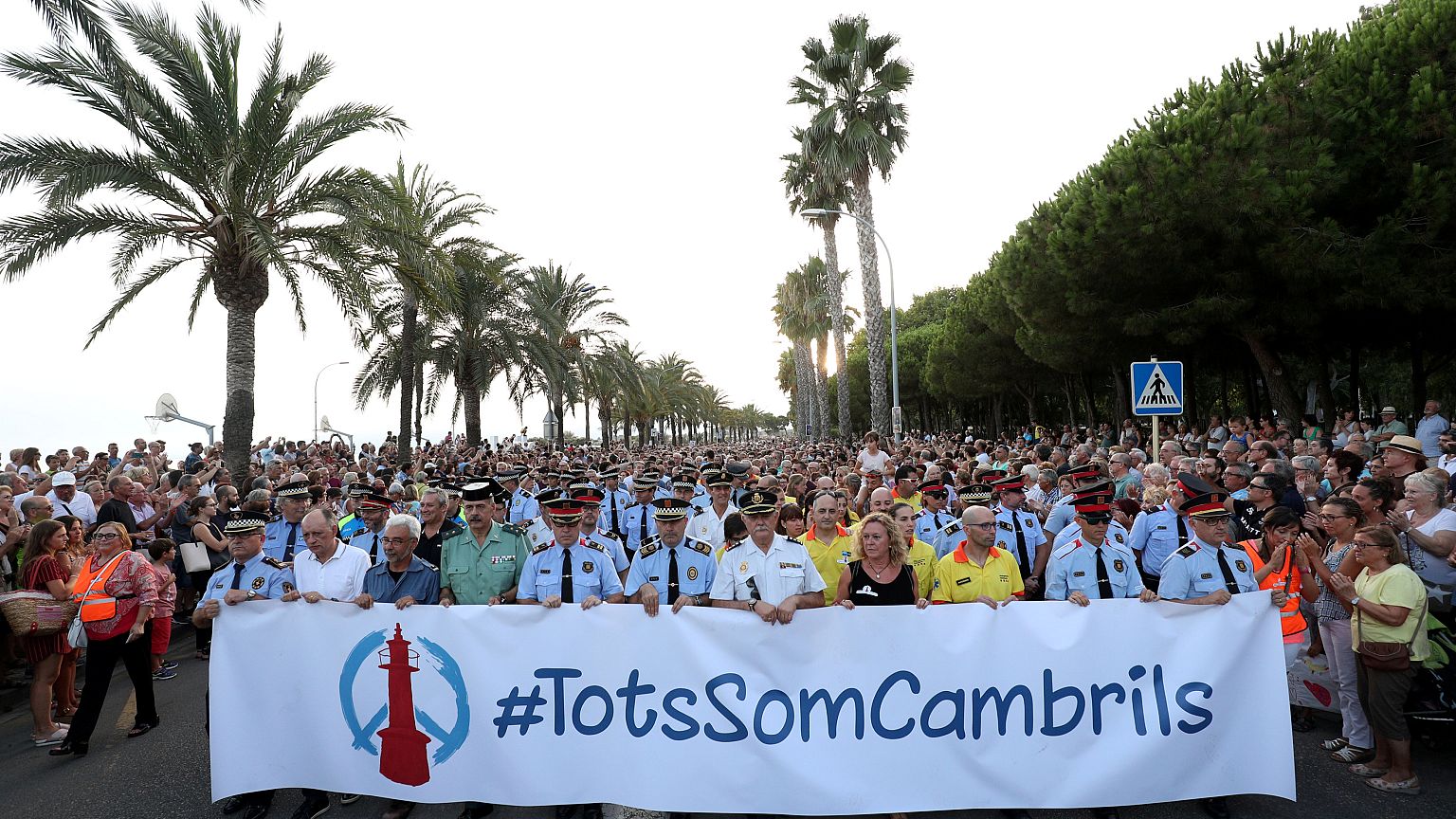 Anti-terrorism march in Cambrils ahead of mass peace rally in Barcelona