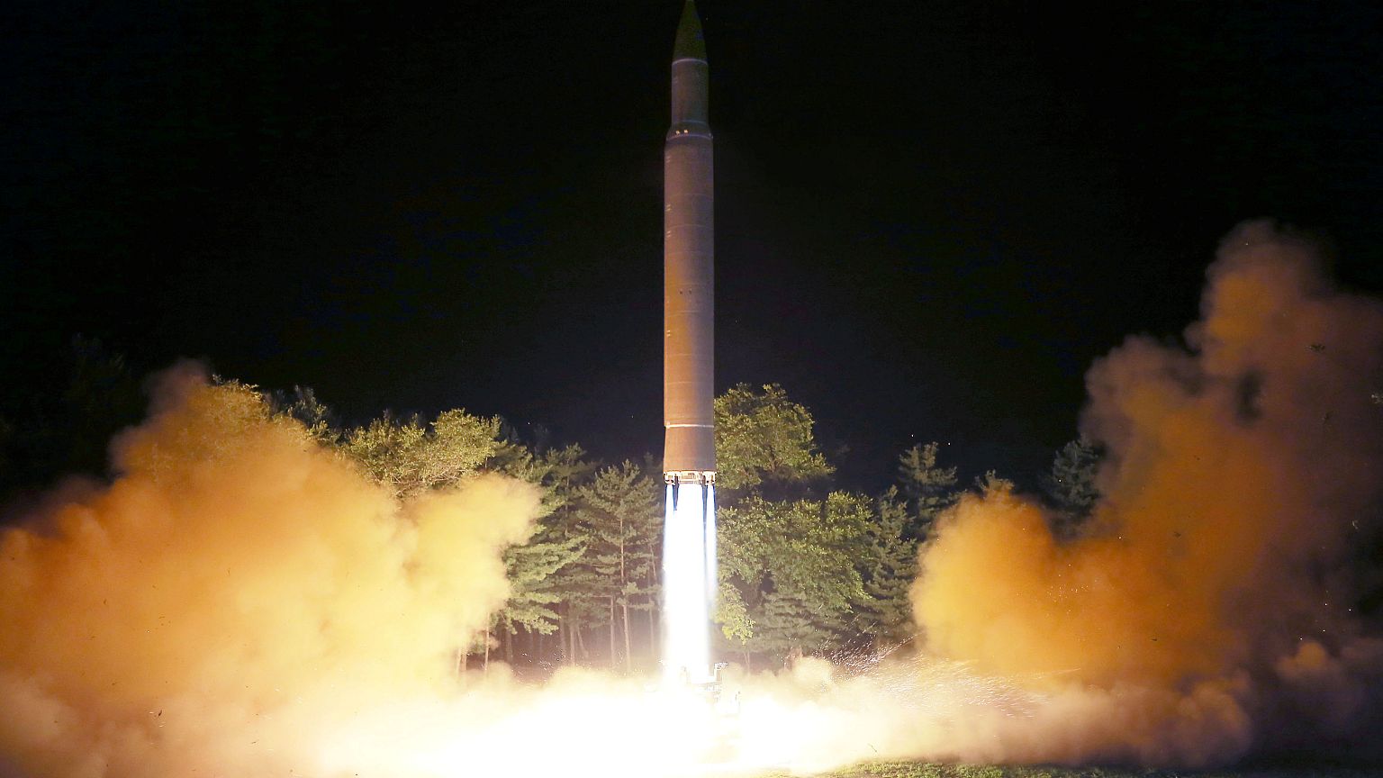 Pyongyang lança mísseis de curto alcance no Mar do Japão