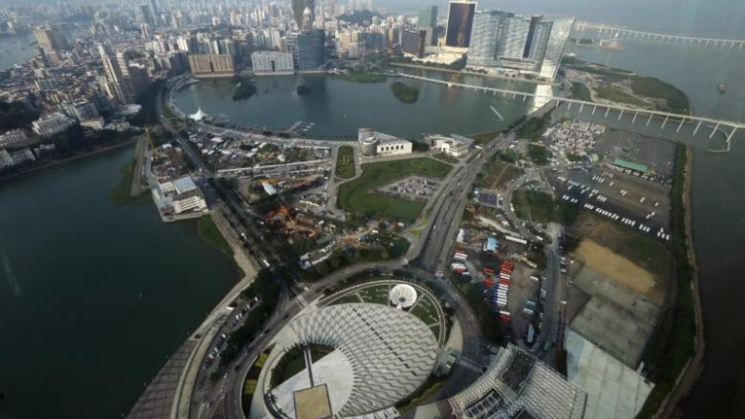 Pakhar chega a Macau como tufão de nível oito