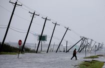 L'uragano Harvey fa due morti, paura inondazioni