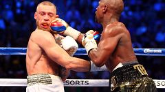 Boxer Floyd Mayweather besiegt Käfigkämpfer Conor McGregor