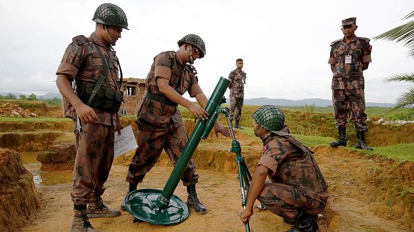 Myanmar: l'esercito fa fuoco contro civili Rohingya Myanmar: l'esercito fa fuoco contro civili Rohingya