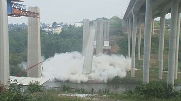آلمان؛ تخریب پایه های پل با مواد منفجره