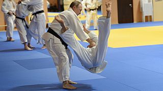 Putin indossa il judogi e visita Orban