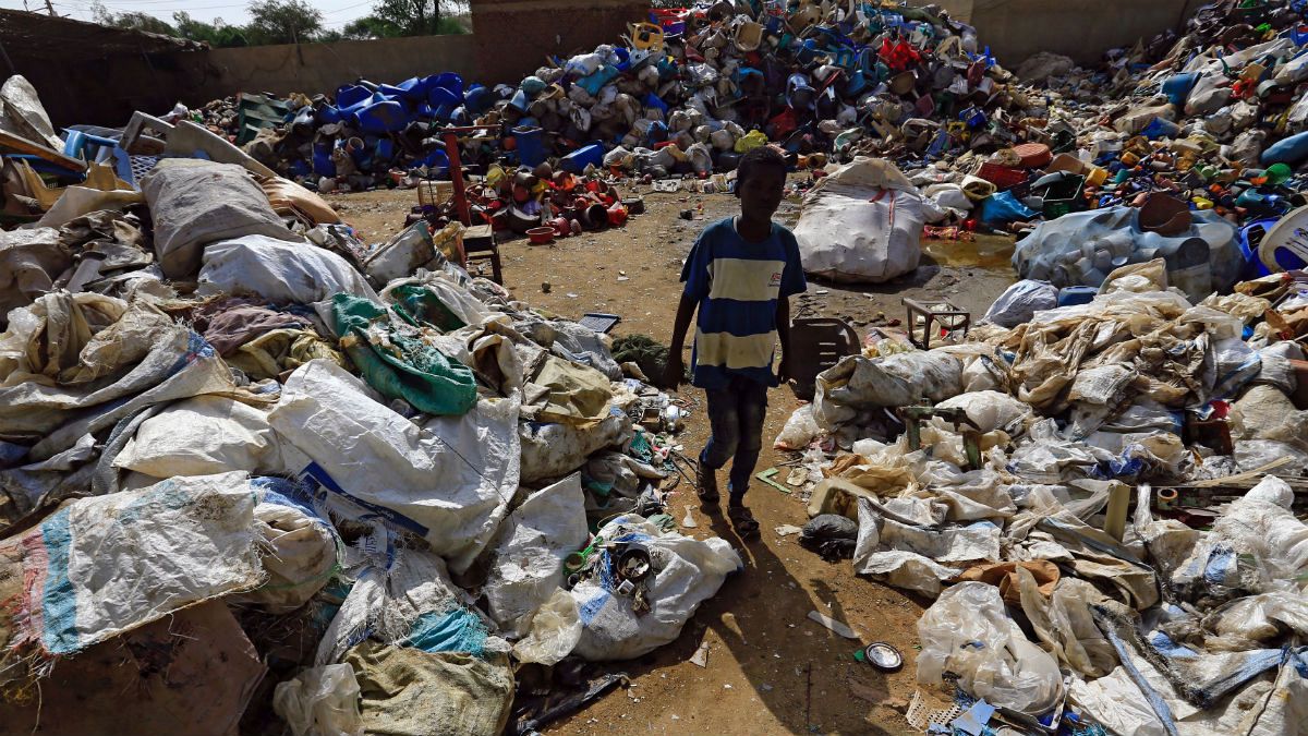 Kenya: Introdotto il divieto di buste di plastica